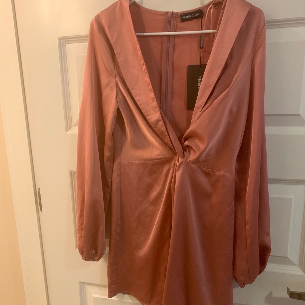 Rose-colored PrettyLittleThing dress. Size 4 *new*